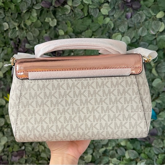 MICHAEL KORS Jet Set Medium Signature Convertible Crossbody Bag Metallic Pink - Picture 5 of 8